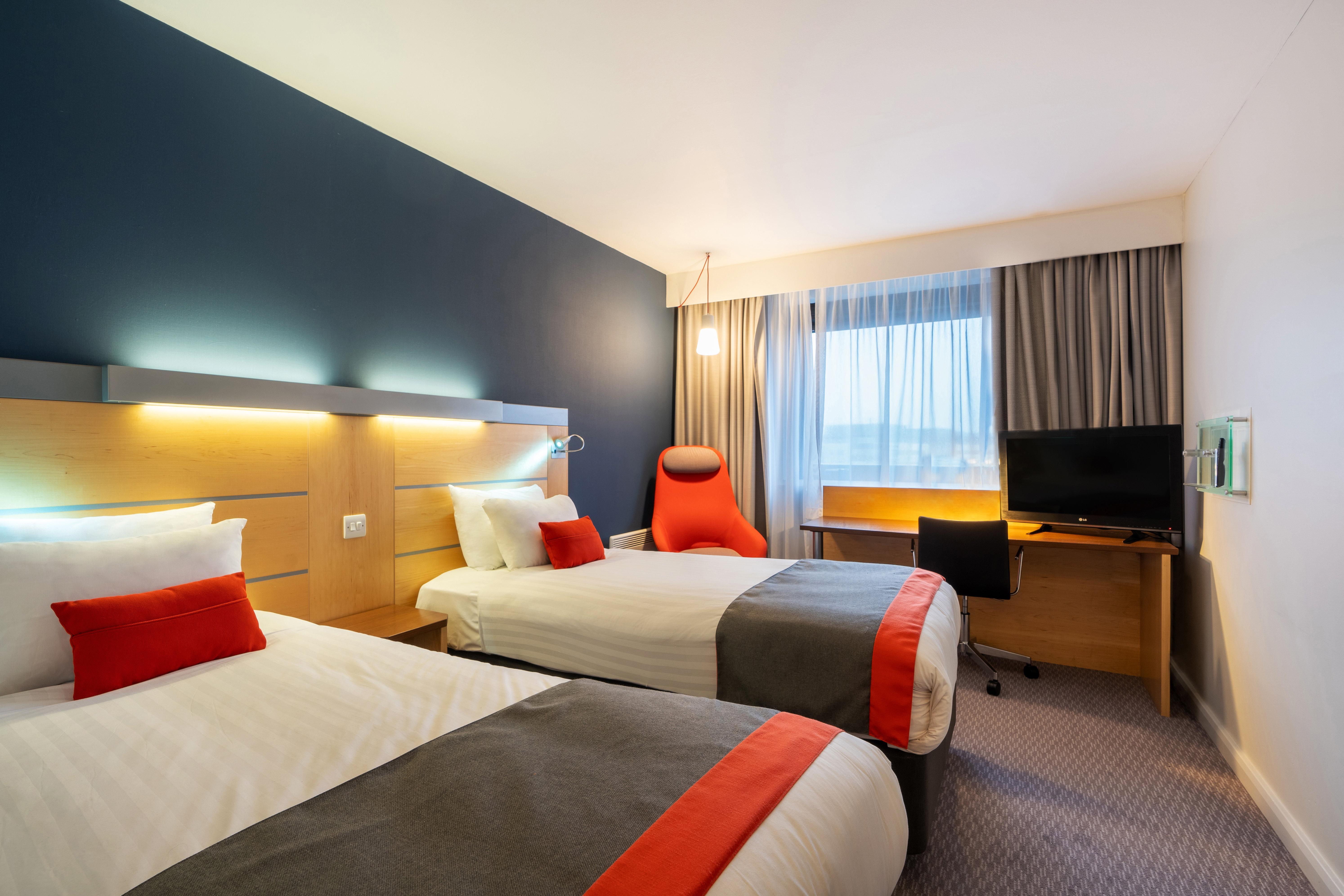 Holiday Inn Express Dundee By Ihg Esterno foto