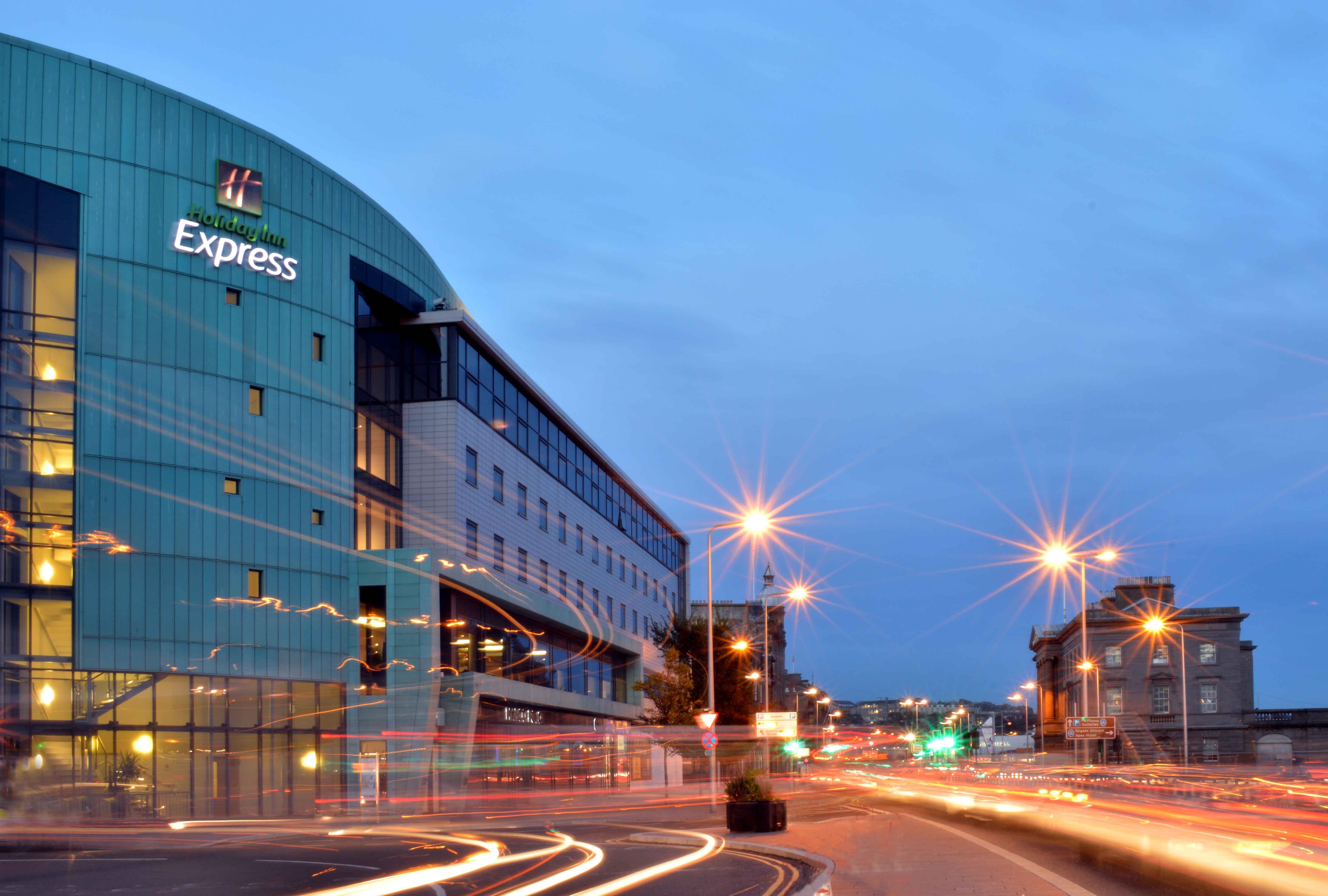 Holiday Inn Express Dundee By Ihg Esterno foto
