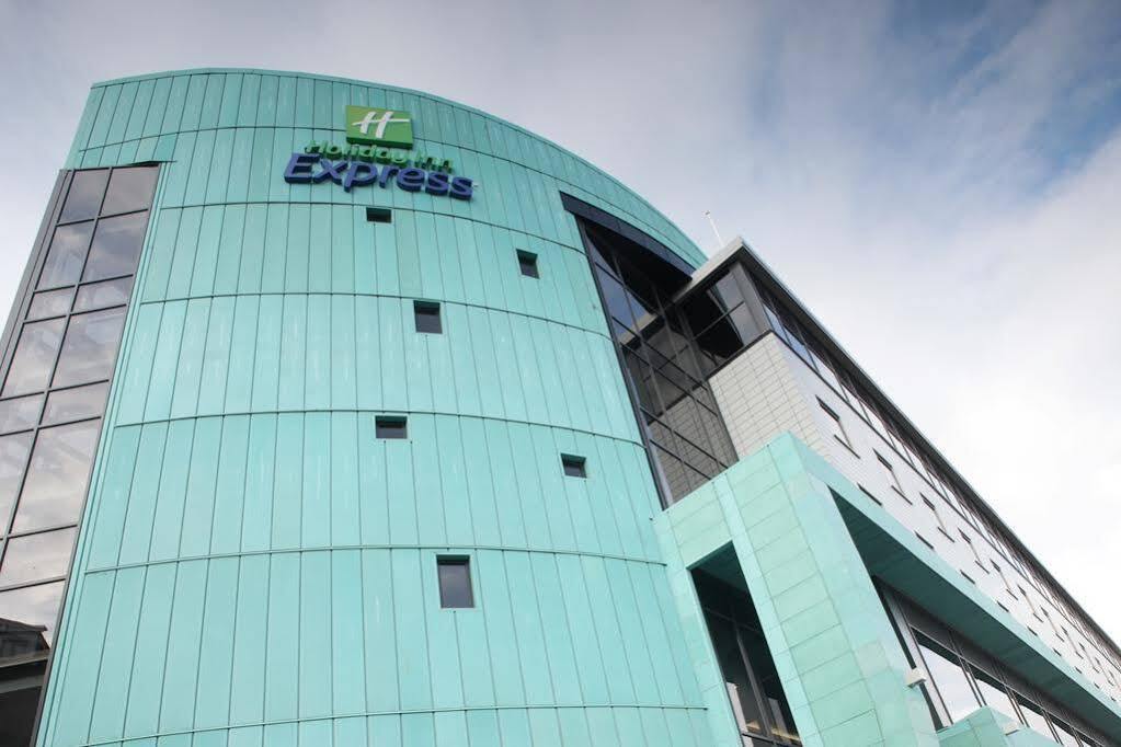 Holiday Inn Express Dundee By Ihg Esterno foto